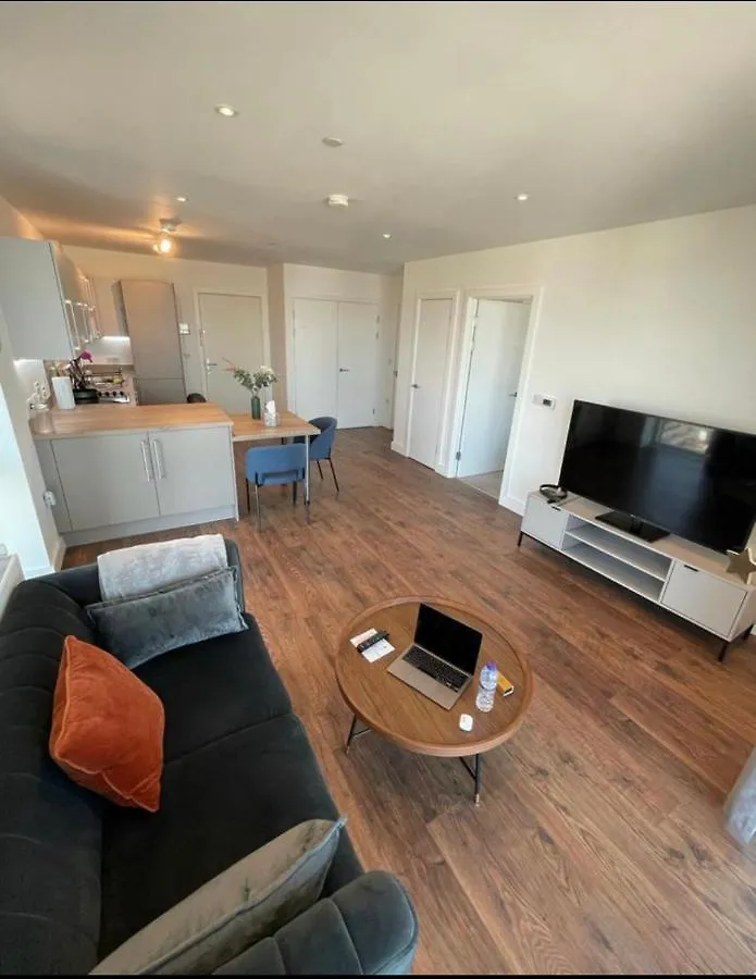 Modern New Airy 1 Bed Apartment London Cosy Stays location